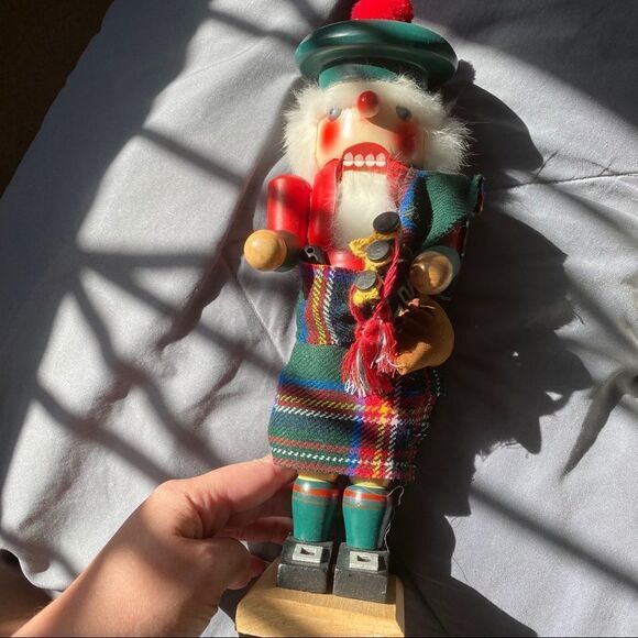 Nutcracker Village 1994 Scotsman Bagpipe RARE - Picture 9 of 10